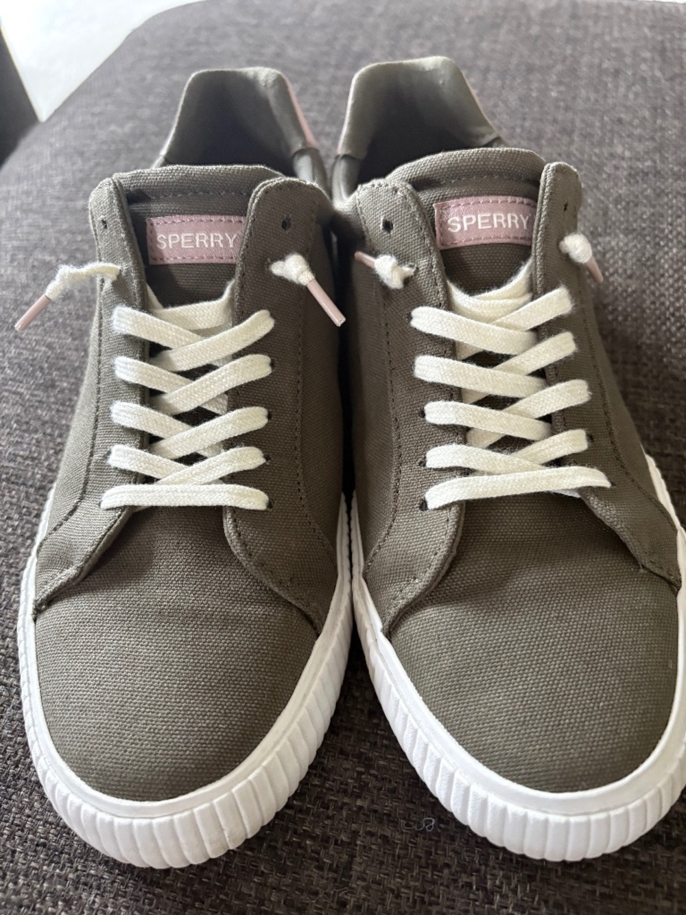 EUC Sperry Lace up Bermuda Sneaker - size 9.5